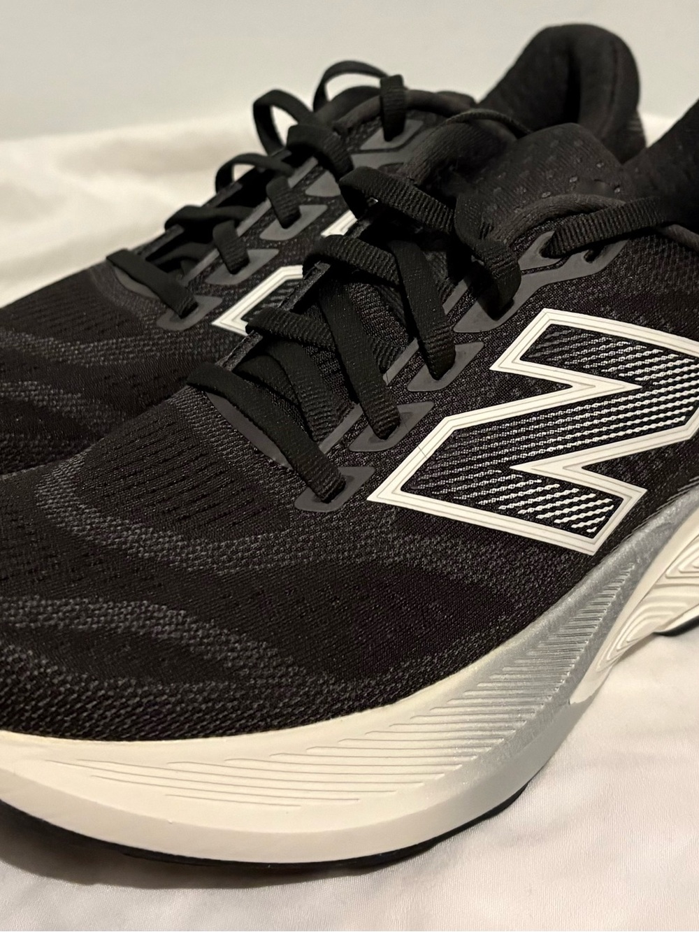 New Balance Fresh Foam X 880v15 Black Women’s Size 8